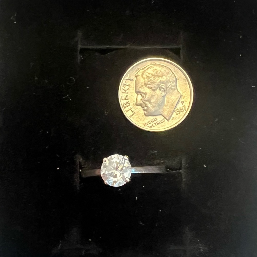 Diamond Ring - Picture 8 of 9